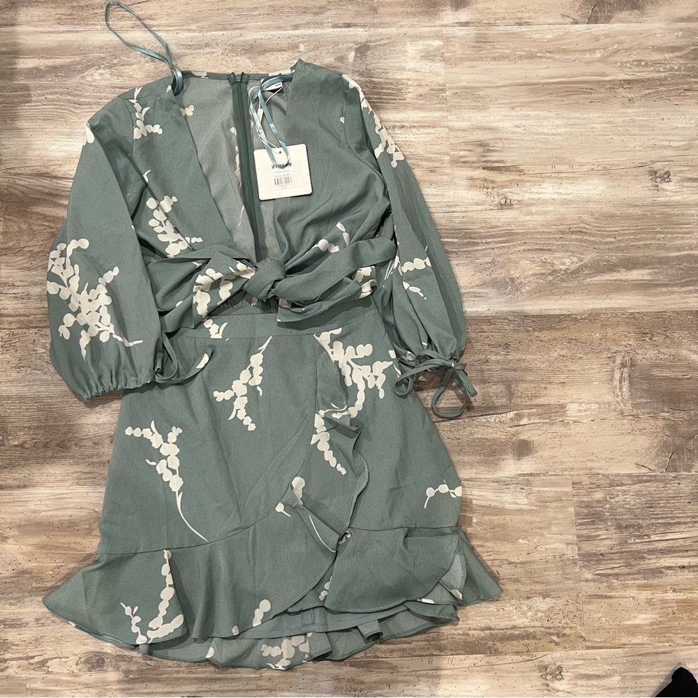 Selfie Leslie Teal Floral Long Sleeve Dress